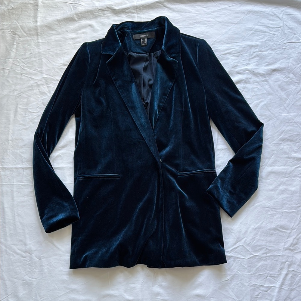 Forever 21 Fitted Blue Velvet Blazer - Women’s Size S